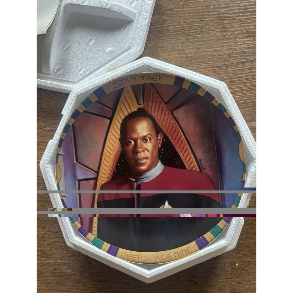 Hamilton Collection Commander Benjamin Sisko Star Trek DS9 Plate w/ COA